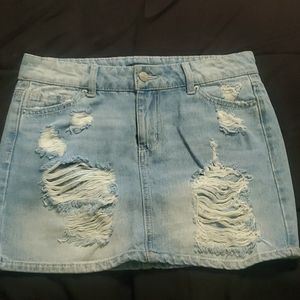 Blue Spice Diatressed Jean Light wash size 3